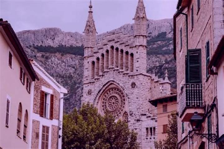 Emma, 22 — Escort in Soller, Spain