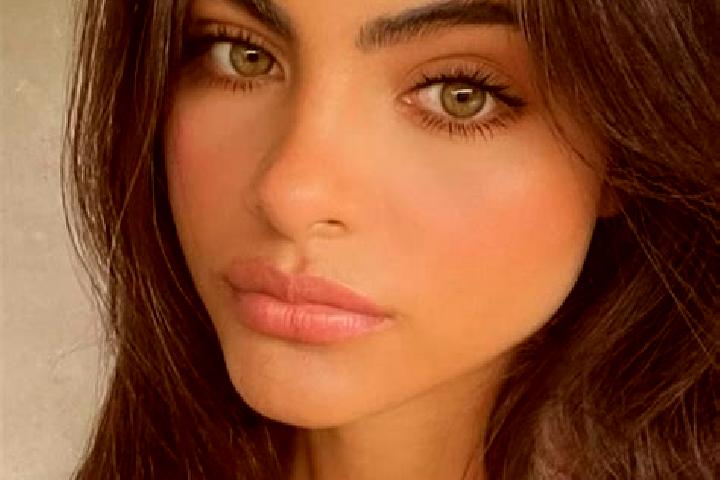 Emma, 23, a auburn dark-eyed latina companion based in Methana. Offering Striptease, Overnight, Dinner Date, Travel Companion, Massage. Available for incall ...