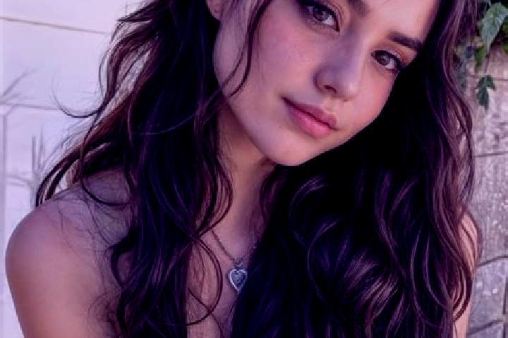 Emma, 23, a auburn hazel-eyed mediterranean companion based in Rampur Hat. Offering Duos, Dinner Date, Domination. Available for incall and outcall, day and ...