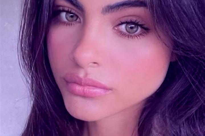 Emma, 23, a black dark-eyed caucasian companion based in Wroblowa. Offering Travel Companion, Massage, Girlfriend Experience, Couples, Fetish. Available for ...
