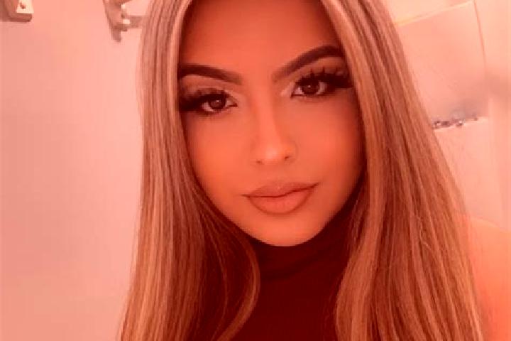 Emma, 23, a blonde amber-eyed latina companion based in Pattamadai. Offering Striptease, Couples. Available for incall and outcall, day and evening dates.