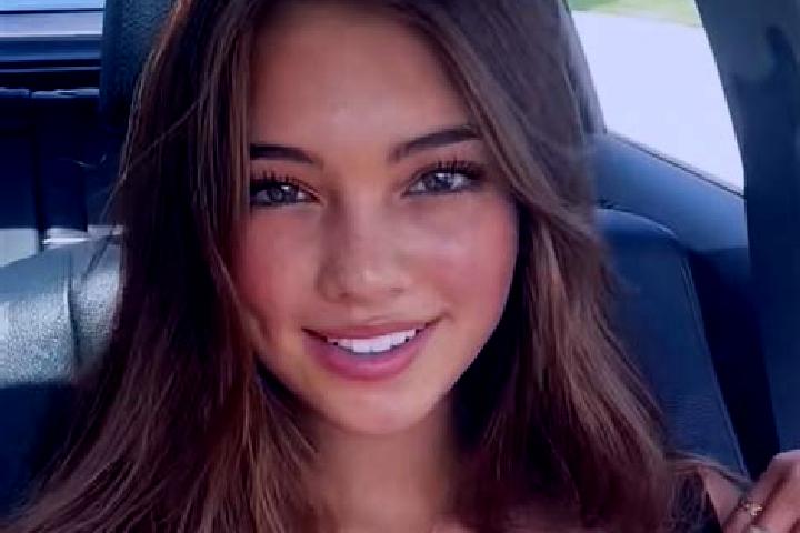 Emma, 23, a brunette grey-eyed caribbean companion based in Nove Syrovice. Offering Roleplay, Erotic Massage, Couples, Party Girl. Available for incall and o...