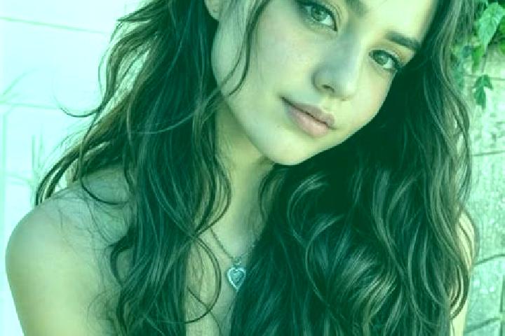 Emma, 23, a brunette hazel-eyed mediterranean companion based in Arroyo de la Luna. Offering Massage, Prostate Massage, Girlfriend Experience. Available for ...