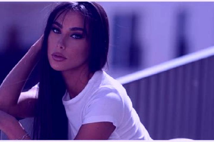 Emma, 23 — Escort in Becheln, Germany