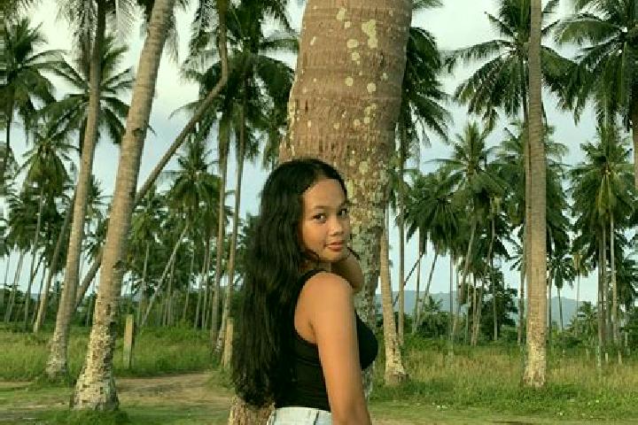 Emma, 23 — Escort in Burdeos, Philippines