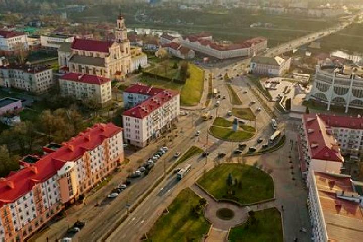 Emma, 23 — Escort in Dyatlovo, Belarus