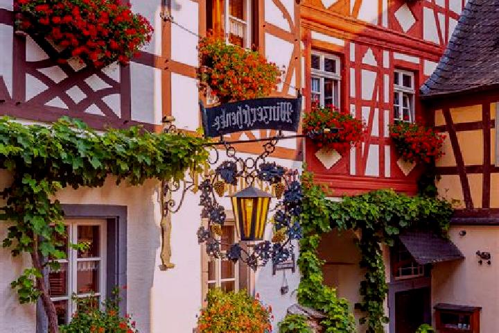 Emma, 23 — Escort in Hublingen, Germany