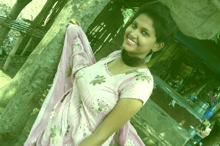 Emma, 23 — Escort in Jhajha, India