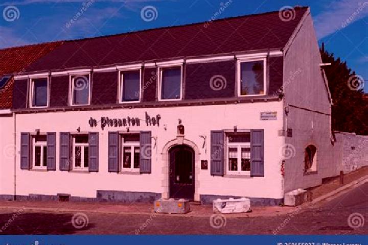 Emma, 23 — Escort in Kobbegem, Belgium
