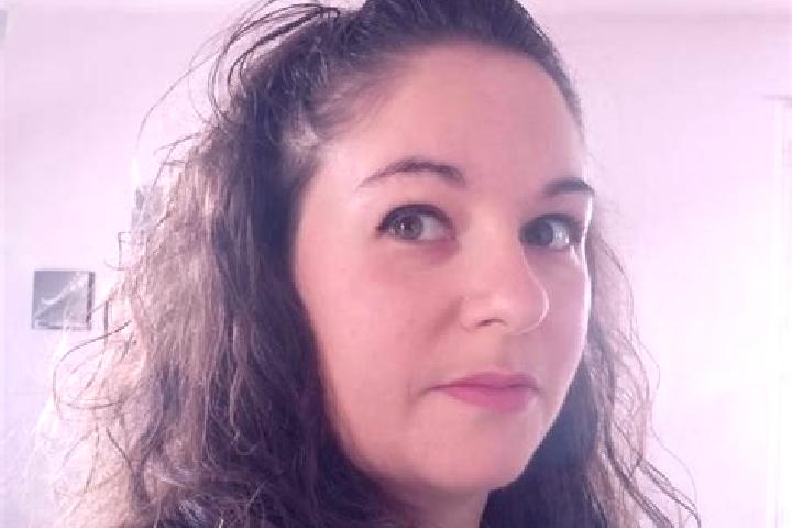 Emma, 23 — Escort in Marsilly, France