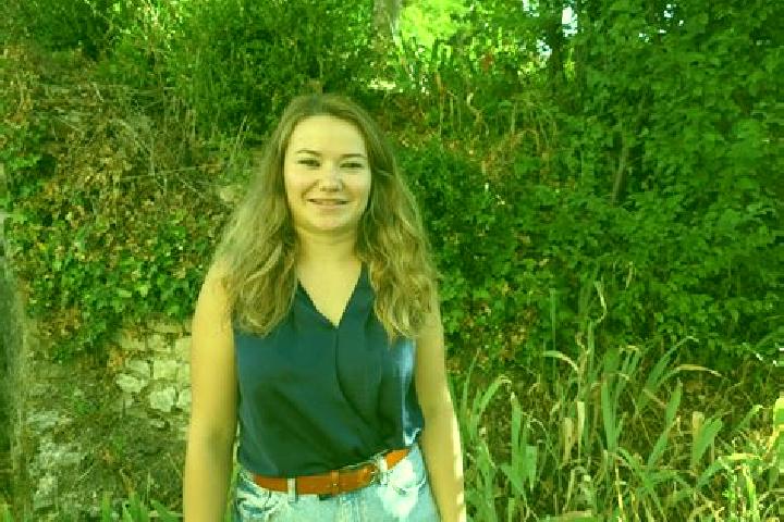 Emma, 23 — Escort in Vic-sur-Cere, France