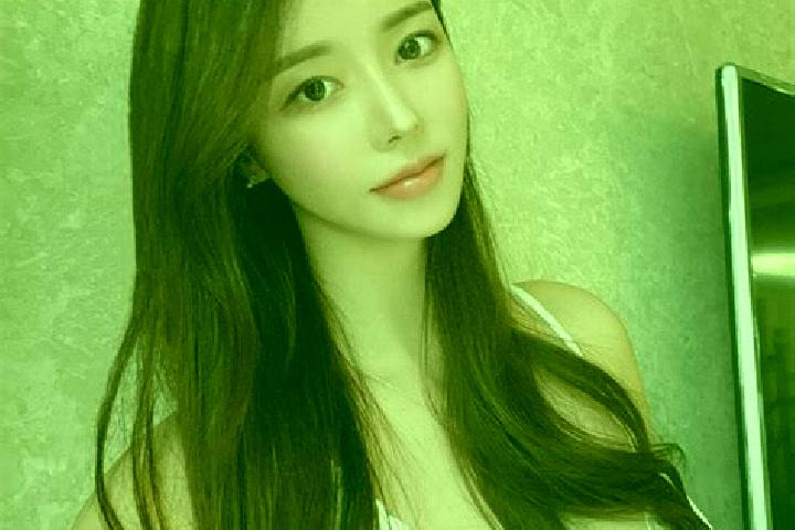 Emma, 23 — Escort in Xitangtuo, China