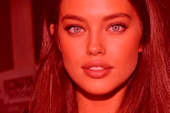 Emma, 24, a brunette blue-eyed mediterranean companion based in Portopalo di Capo Passero. Offering Prostate Massage, Duos, Erotic Massage, BDSM, Couples. Av...