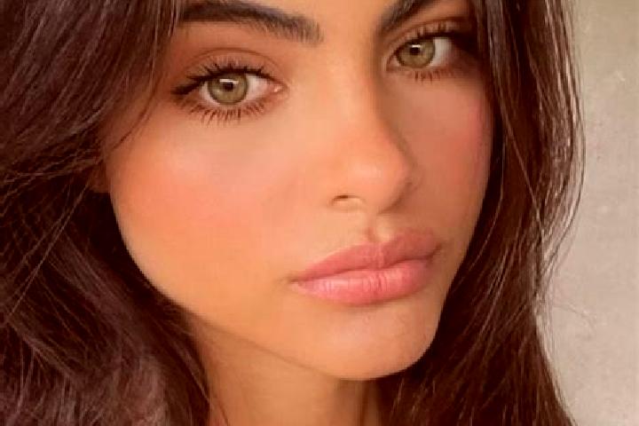 Emma, 24, a brunette hazel-eyed mixed companion based in Kedungwaru. Offering Roleplay, GFE, Fetish, Massage, 69. Available for incall and outcall, day and e...