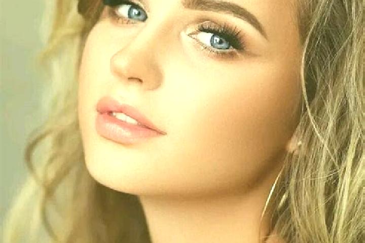 Emma, 24, a dark blonde blue-eyed european companion based in Chinari. Offering 69, Dinner Date, Duos. Available for incall and outcall, day and evening dates.