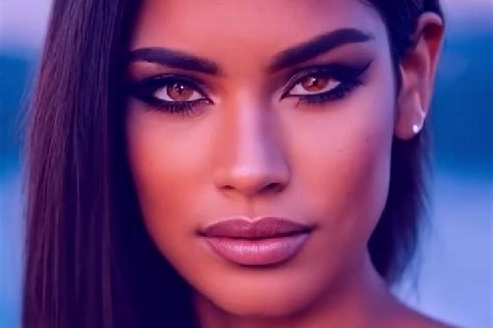 Emma, 24, a red dark-eyed latina companion based in Lavalette. Offering Overnight, Erotic Massage, Couples, 69. Available for incall and outcall, overnight b...