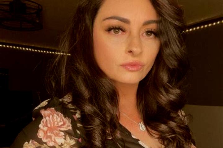 Emma, 24 — Escort in Kimberly, United States