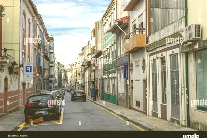 Emma, 24 — Escort in Massarelos, Portugal