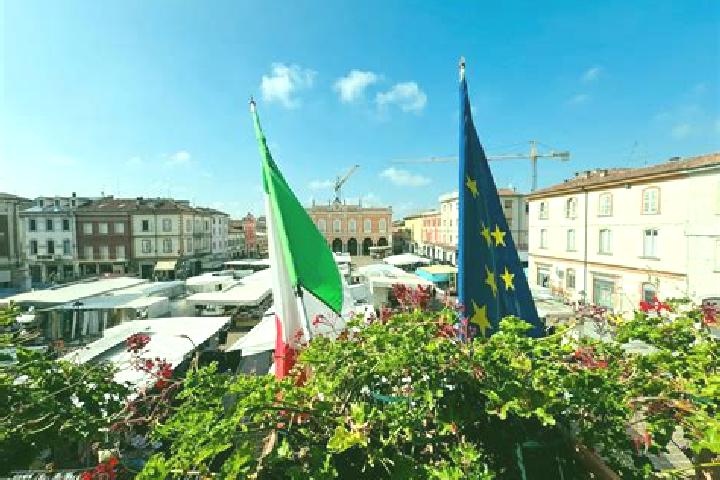 Emma, 24 — Escort in Ponte San Nicolo, Italy