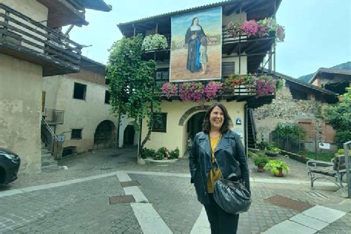 Emma, 24 — Escort in Vigolo Vattaro, Italy