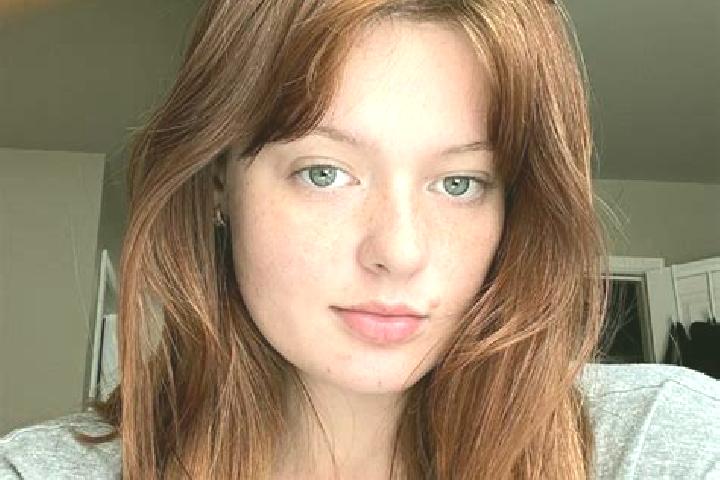 Emma, 25, a auburn brown-eyed caucasian companion based in Castroviejo. Offering Couples, Girlfriend Experience, Striptease, Domination. Available for incall...