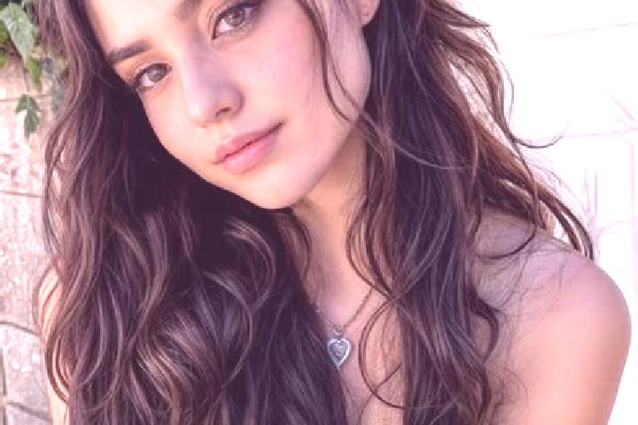 Emma, 25, a auburn hazel-eyed caribbean companion based in Waelder. Offering Dinner Date, CIM, Erotic Massage. Available for incall and outcall, overnight bo...