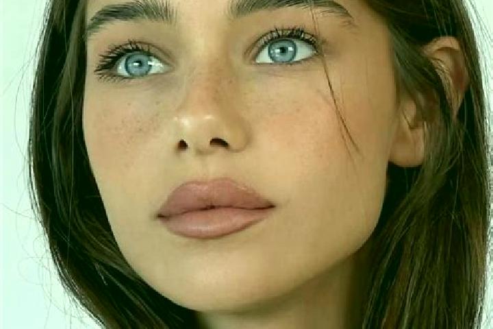 Emma, 25, a brunette brown-eyed mixed companion based in Alexania. Offering Travel Companion, Party Girl, CIM. Available for incall and outcall, day and even...