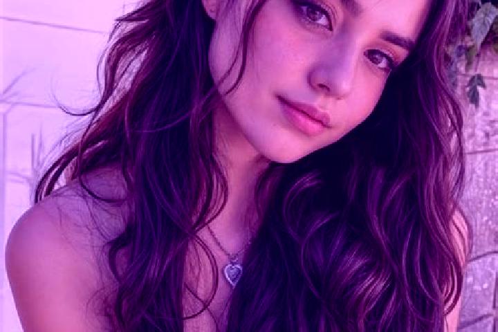 Emma, 25, a brunette hazel-eyed middle eastern companion based in Villa Pancho. Offering OWO, Overnight, A-Level. Available for incall and outcall, overnight...