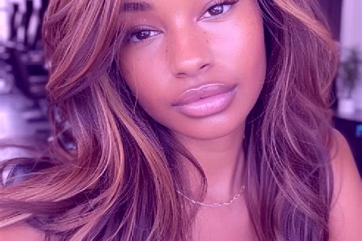 Emma, 25, a dark blonde brown-eyed caucasian companion based in Adradas. Offering Erotic Massage, OWO, A-Level. Available for incall and outcall, overnight b...