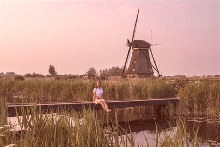 Emma, 25 — Escort in Kinderdijk, Netherlands