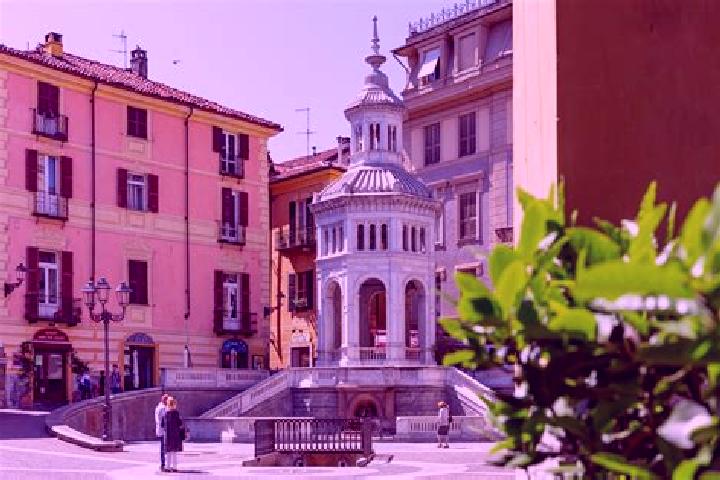 Emma, 25 — Escort in Mirabello Monferrato, Italy