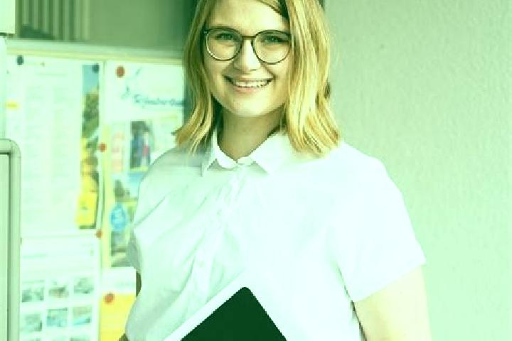 Emma, 25 — Escort in Ostrach, Germany