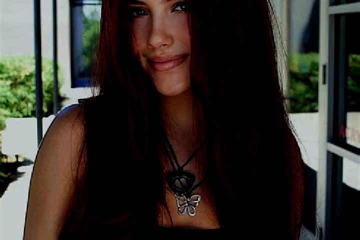 Emma, 26, a auburn dark-eyed indian companion based in Nuevo Progreso. Offering Fetish, Erotic Massage, Dinner Date, Party Girl. Available for incall and out...