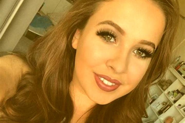 Emma, 26, a brunette amber-eyed middle eastern companion based in Waldhausen. Offering Party Girl, Striptease, Overnight. Available for incall and outcall, d...