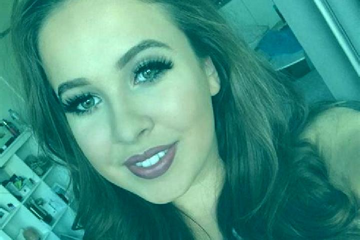 Emma, 26, a dark blonde amber-eyed mixed companion based in Raikot. Offering Striptease, GFE, Travel Companion. Available for incall and outcall, day and eve...