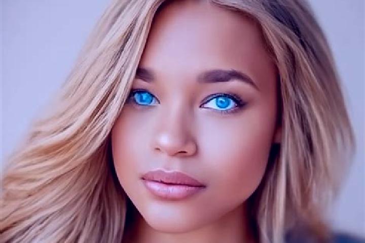 Emma, 26, a dark blonde blue-eyed latina companion based in Tecomatepec. Offering Couples, Girlfriend Experience, Roleplay, Deep French Kissing. Available fo...
