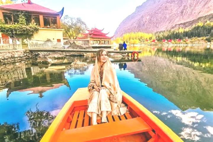 Emma, 26, a red blue-eyed caribbean companion based in Skardu. Offering Party Girl, Travel Companion, Couples, CIM, OWO. Available for incall and outcall, ov...