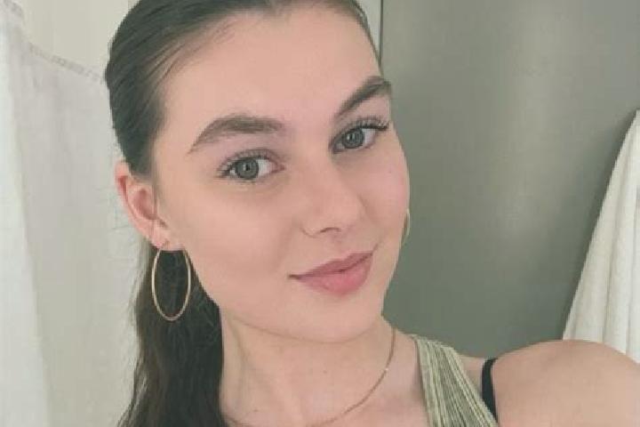 Emma, 26 — Escort in Langhorne Manor, United States