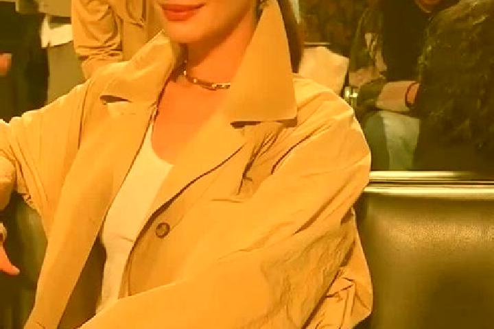 Emma, 26 — Escort in Taut, Romania
