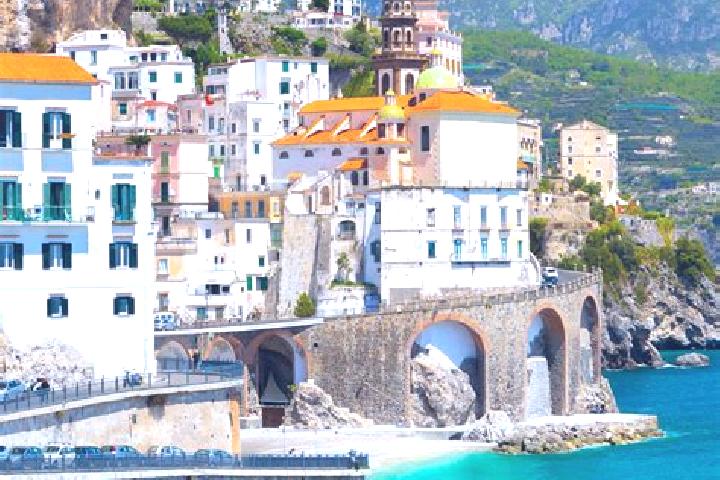 Emma, 26 — Escort in Tonco, Italy