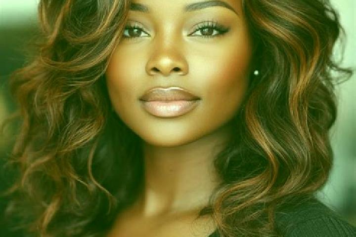 Emma, 27, a auburn amber-eyed ebony companion based in Sak Lek. Offering Striptease, Fetish. Available for incall and outcall, overnight bookings available.