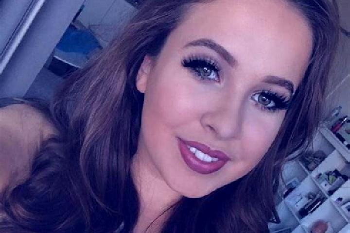 Emma, 27, a black blue-eyed mixed companion based in Castrignano De Greci. Offering Prostate Massage, Fetish, 69, Overnight. Available for incall and outcall...