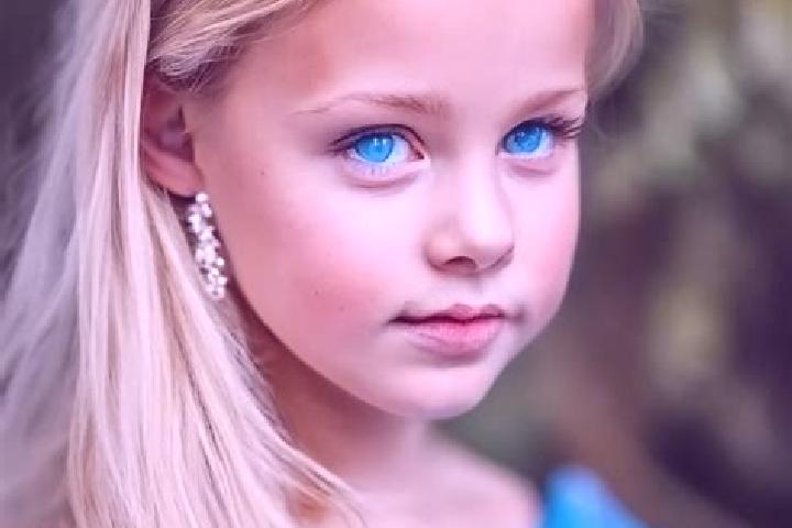 Emma, 27, a blonde blue-eyed asian companion based in Mesimeri. Offering Party Girl, Travel Companion, Prostate Massage. Available for incall and outcall, da...