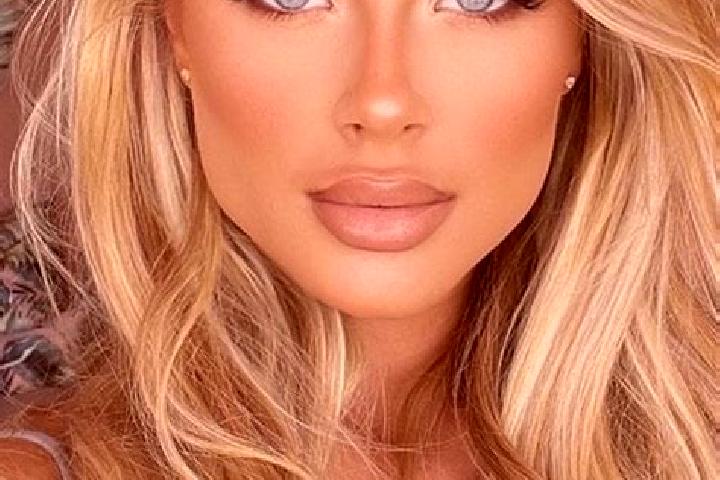 Emma, 27, a blonde blue-eyed latina companion based in Chaille-les-Marais. Offering Couples, Massage, GFE, A-Level, Girlfriend Experience. Available for inca...