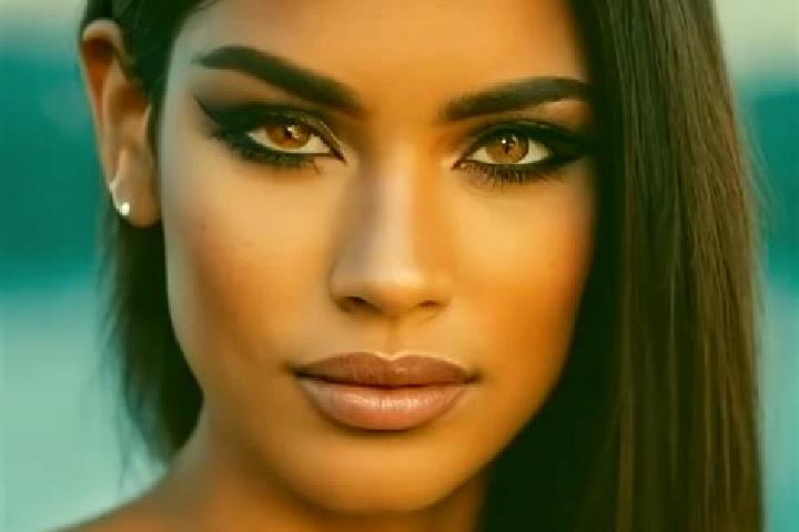 Emma, 27, a red hazel-eyed latina companion based in Arethousa. Offering Fetish, Girlfriend Experience, 69. Available for incall and outcall, day and evening...
