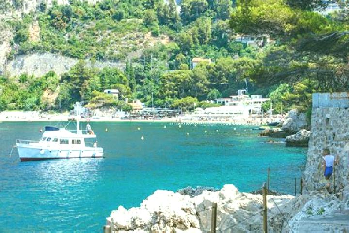 Emma, 27 — Escort in Cap-d Ail, France