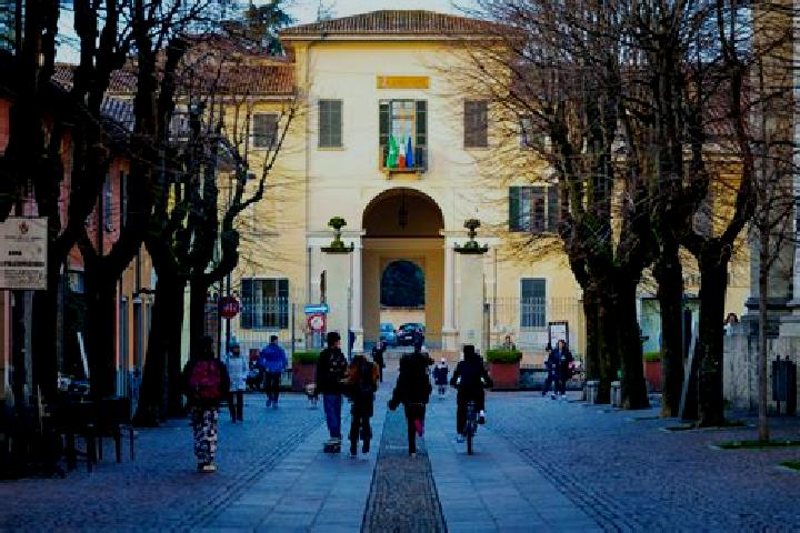 Emma, 27 — Escort in Casalecchio di Reno, Italy