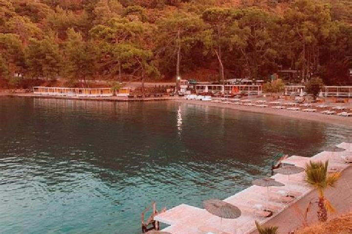 Emma, 27 — Escort in Kuecuek Altinbulak, Turkey