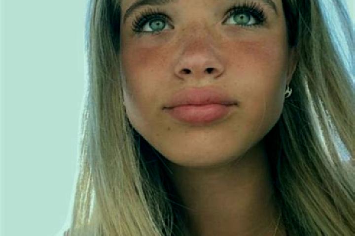 Emma, 27 — Escort in Kut, Ukraine