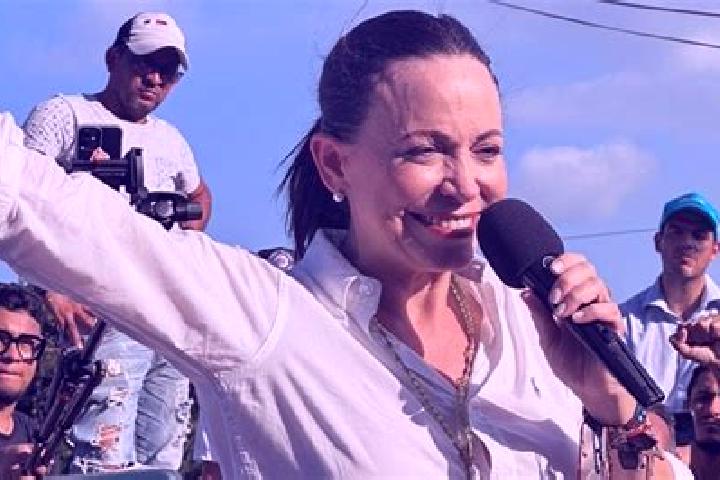 Emma, 27 — Escort in La Tendida, Venezuela